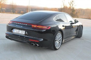 10.PORSCHE PANAMERA II 